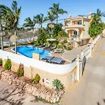 Caty Catarina Villa