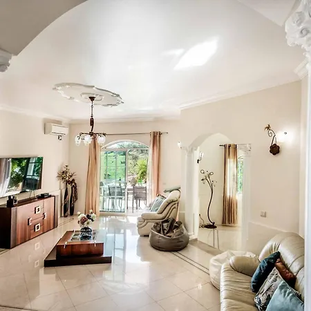 וילה Caty Catarina