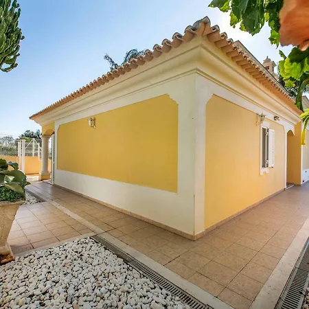 Caty Catarina אלבופיירה