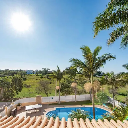 Caty Catarina אלבופיירה